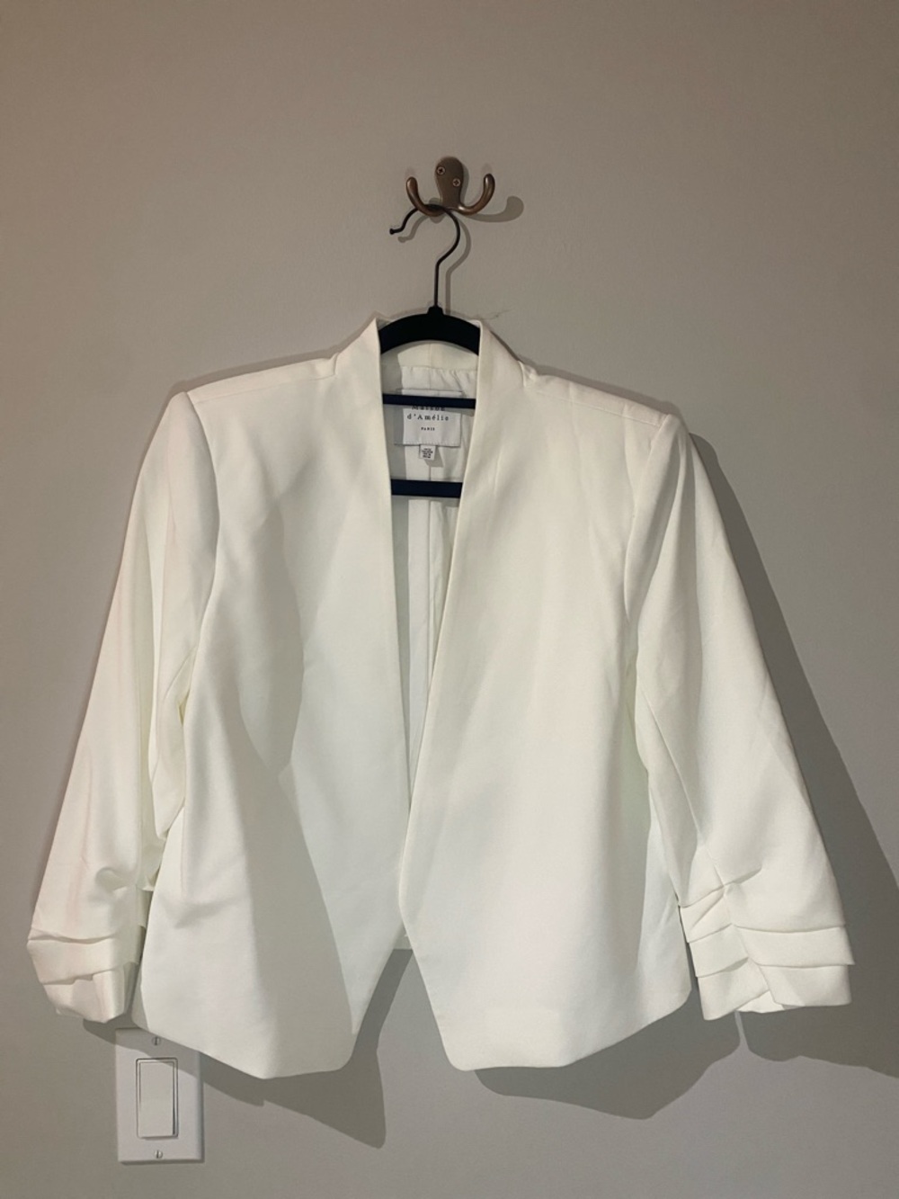 White Open-Front Collarless Blazer Jacket